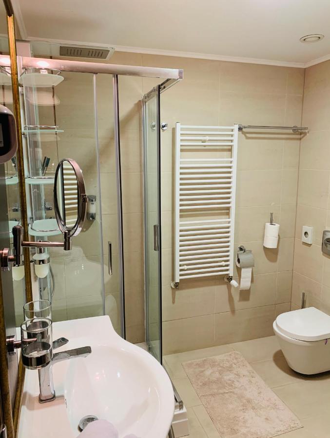 A01 Setany-Silverine Apartmanhaz-Orzoett Parkoloval Балатонфюред Экстерьер фото